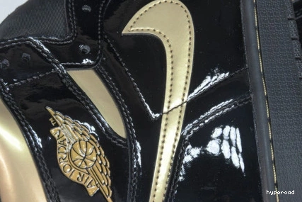 Hyperoad BLACK (2020) JORDAN GOLD 1 METALLIC RETRO HIGH 1006
